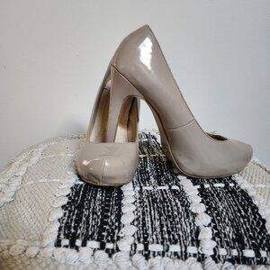 Iliana Platform Pumps